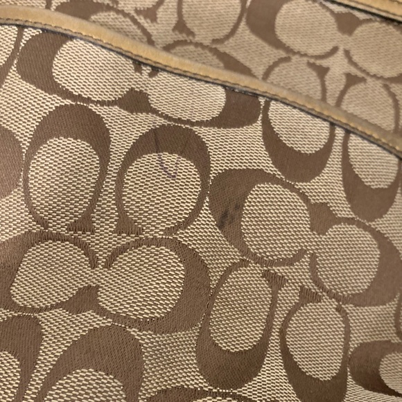 SALE❤️❤️❤️Coach Tan and Gold Shoulder Bag - Picture 5 of 5